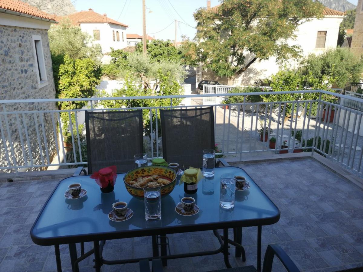 Апартаменты Sunny Cozy House With Grand Courtyard Леонидион Экстерьер фото