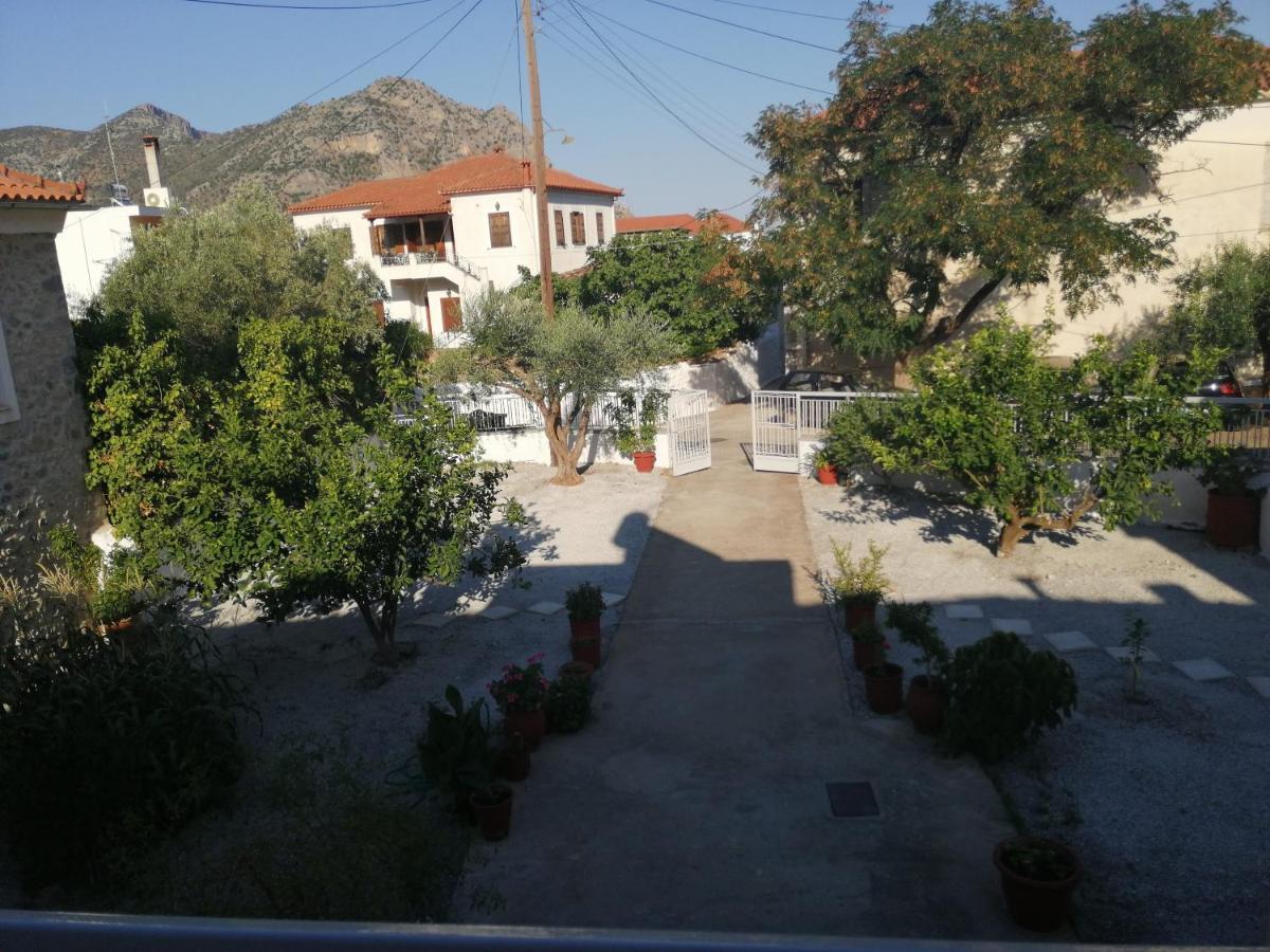Апартаменты Sunny Cozy House With Grand Courtyard Леонидион Экстерьер фото
