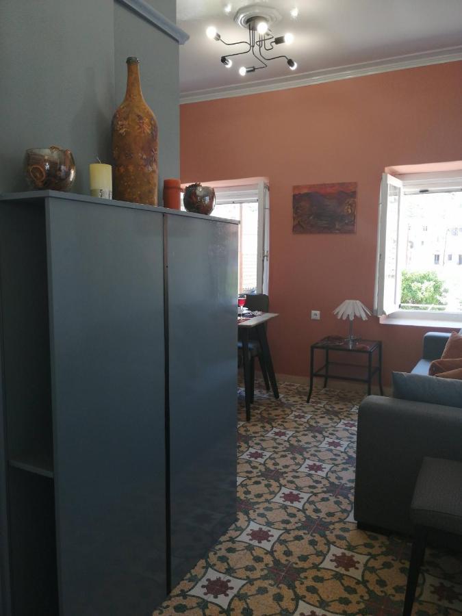 Апартаменты Sunny Cozy House With Grand Courtyard Леонидион Экстерьер фото