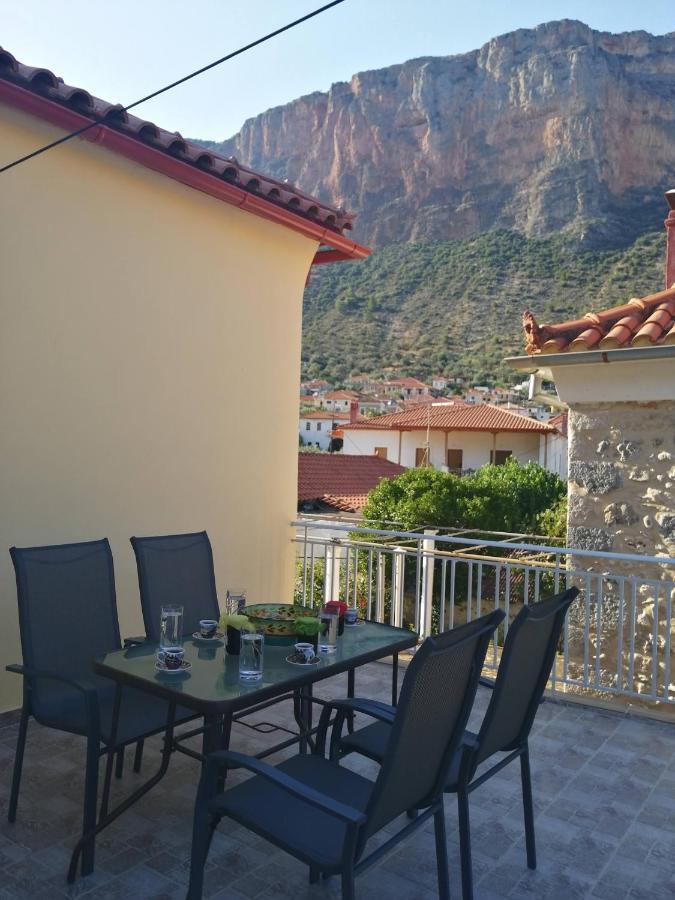 Апартаменты Sunny Cozy House With Grand Courtyard Леонидион Экстерьер фото